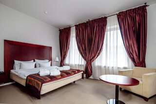 Отель Hotel Navalis Клайпеда Двухместный номер бизнес-класса с 1 кроватью или 2 отдельными кроватями-1